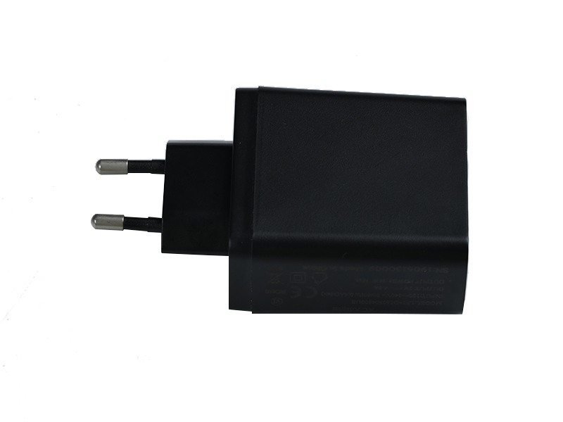 D16 24W欧规双USB 充电器