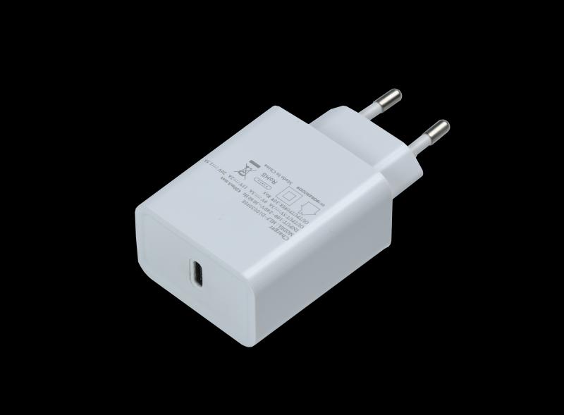 D10 PD30W 欧规充电器 