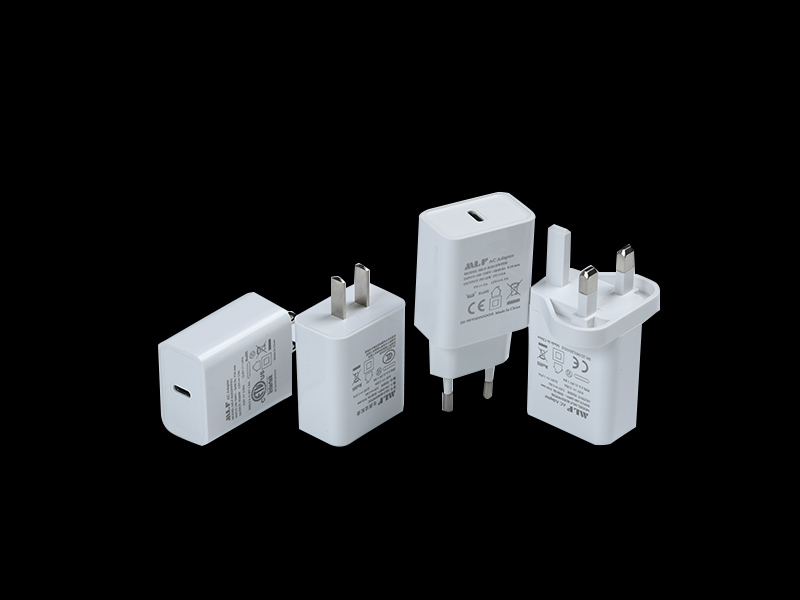 B28 PD20W 中规充电器 